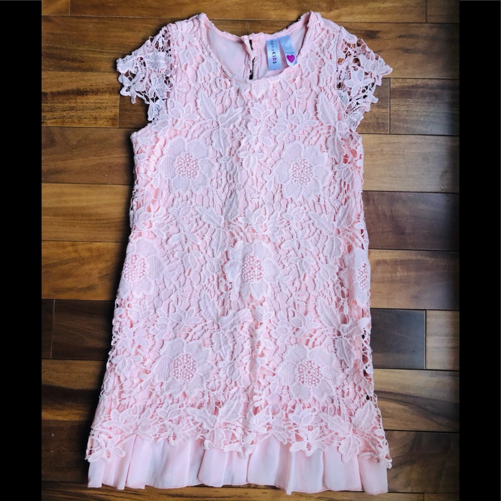 Girls lace shift dress in pale peach fits 8-10y